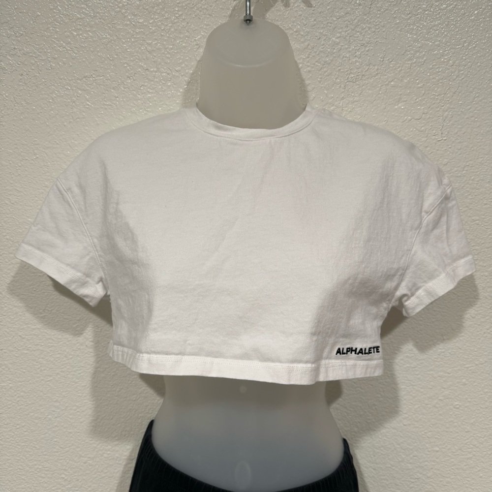 alphalete white workout athletic yoga gym running short sleeve crop t shirt top